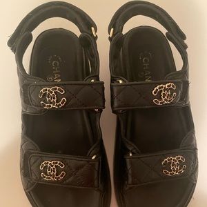 Black leather dad sandals size 37 fits 7-7.5
